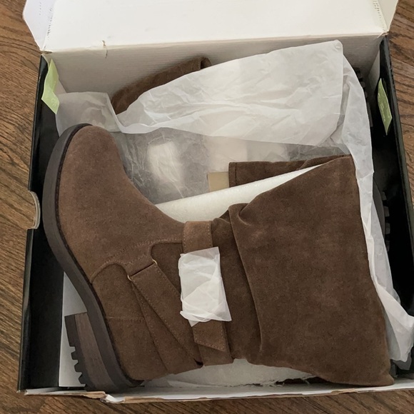 TORRID BOOTS NWT BROWN OILED FAUX LEATHER KNEE-HIGH BOOTS - Picture 3 of 15